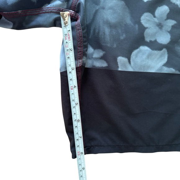 Oakley Board Shorts Men's 38 Color‎ Block Swimming Swim Trunks Red Gray Floral - Picture 10 of 12